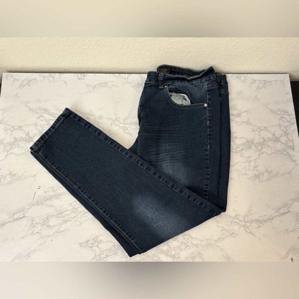 Live Women’s Jeans Sz 22 USA Dark Blue Denim Wash Straight Leg Embellished​​